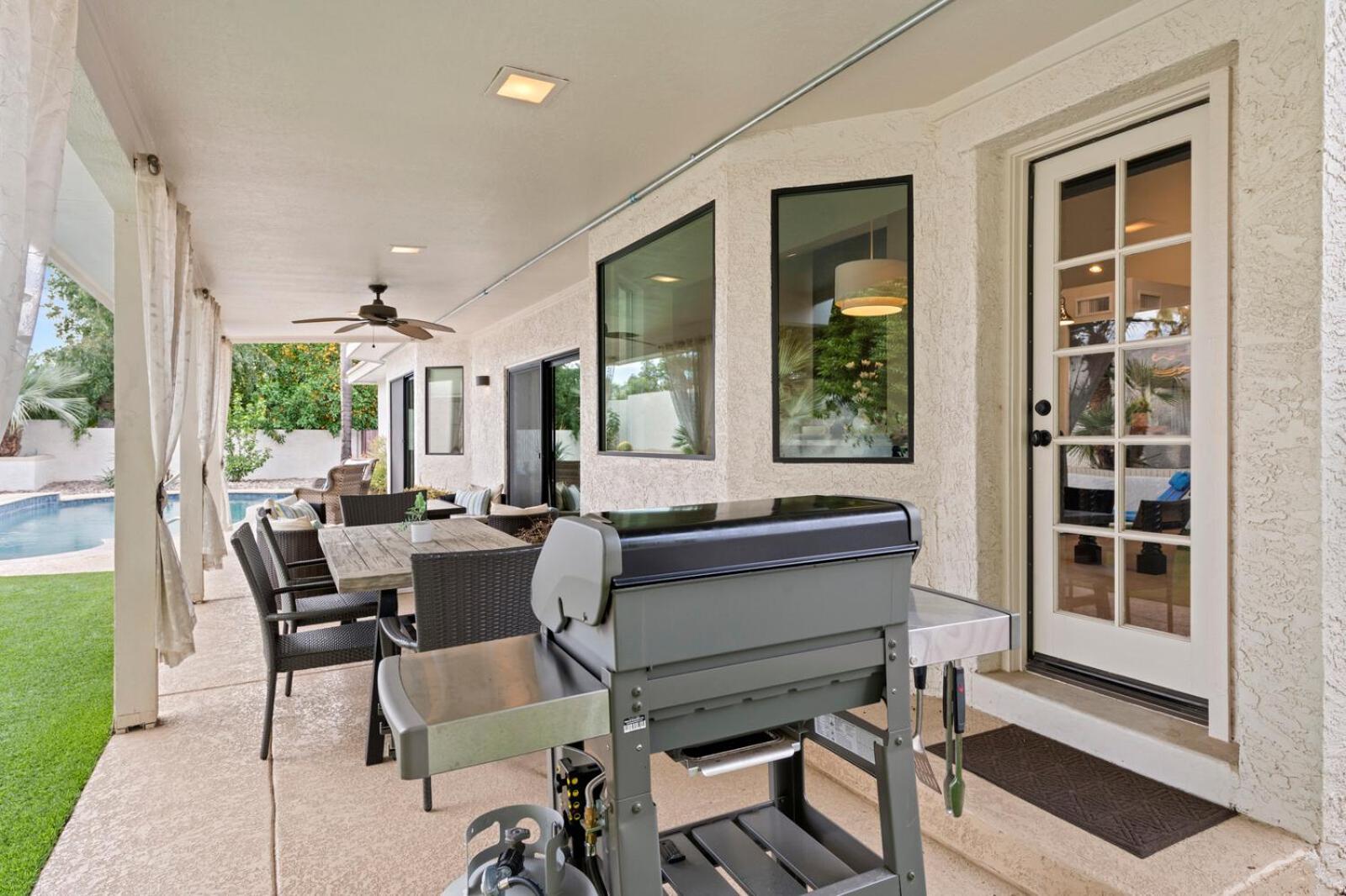 Perfectly Located Spacious With Heated Pool * Phoenix